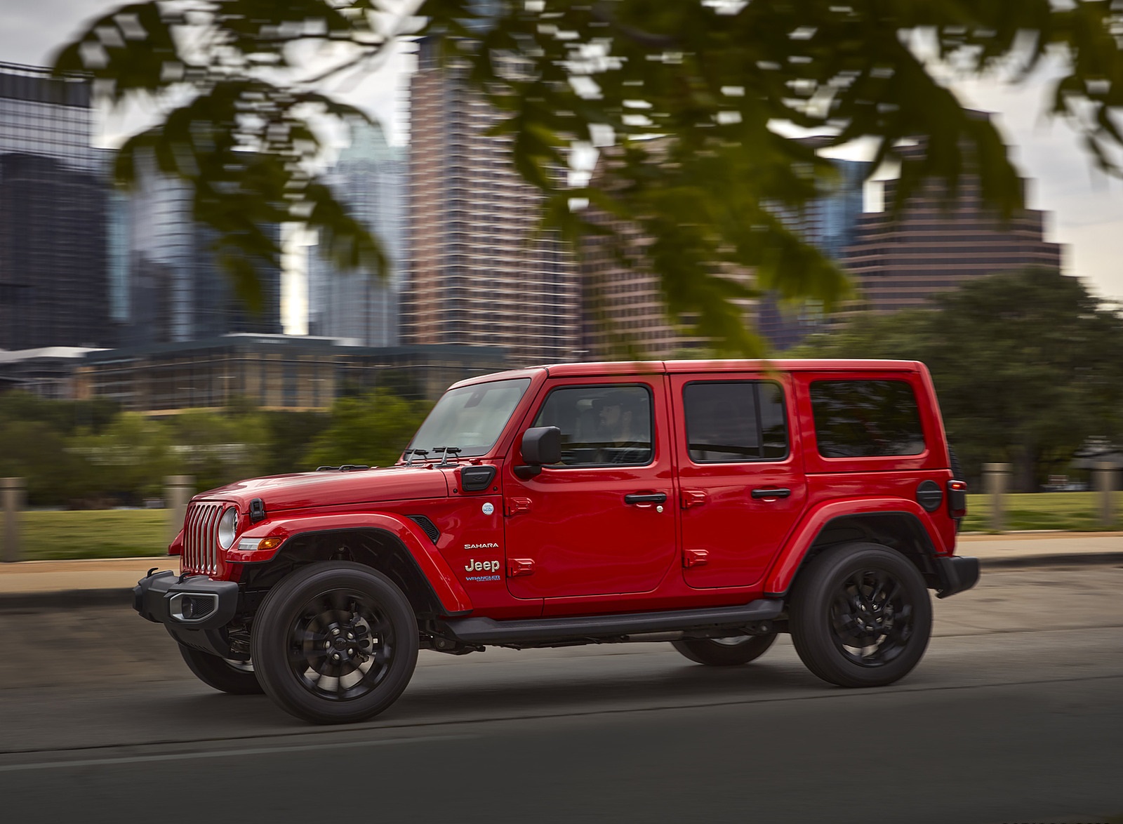 2021 Jeep Wrangler Sahara 4xe Side Wallpapers (7)