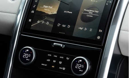 2021 Land Rover Discovery D300 MHEV SE Central Console Wallpapers 450x275 (33)