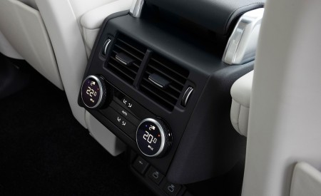 2021 Land Rover Discovery D300 MHEV SE Interior Detail Wallpapers  450x275 (45)