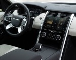 2021 Land Rover Discovery D300 MHEV SE Interior Wallpapers 150x120