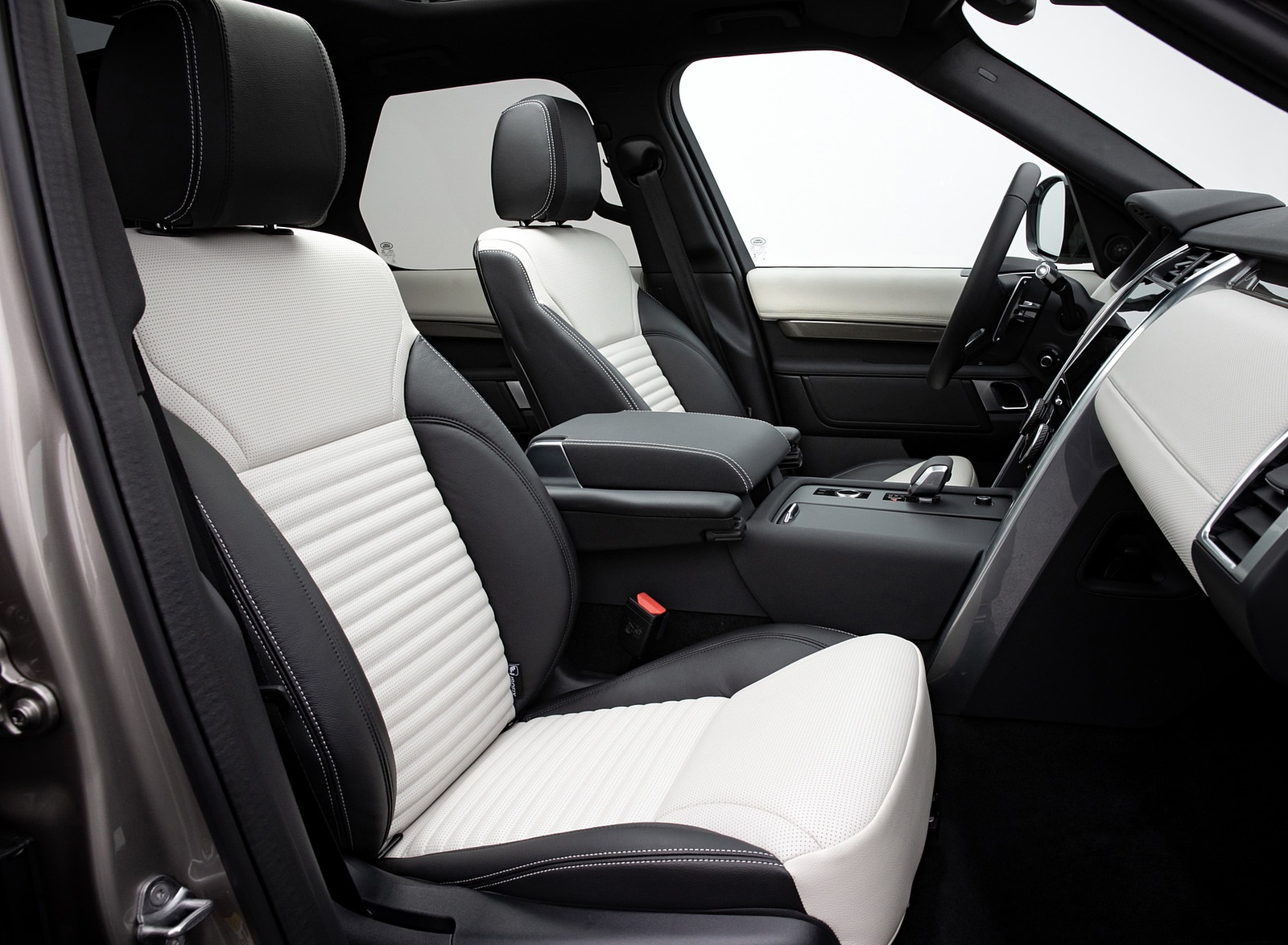 2021 Land Rover Discovery P360 MHEV R-Dynamic S Interior Front Seats Wallpapers #48 of 50