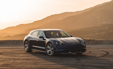 2022 Porsche Taycan Turbo Cross Turismo (Color: Gentian Blue) Front Three-Quarter Wallpapers 450x275 (60)