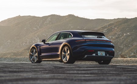 2022 Porsche Taycan Turbo Cross Turismo (Color: Gentian Blue) Rear Three-Quarter Wallpapers 450x275 (56)