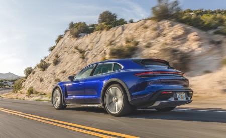 2022 Porsche Taycan Turbo Cross Turismo (Color: Gentian Blue) Rear Three-Quarter Wallpapers 450x275 (11)