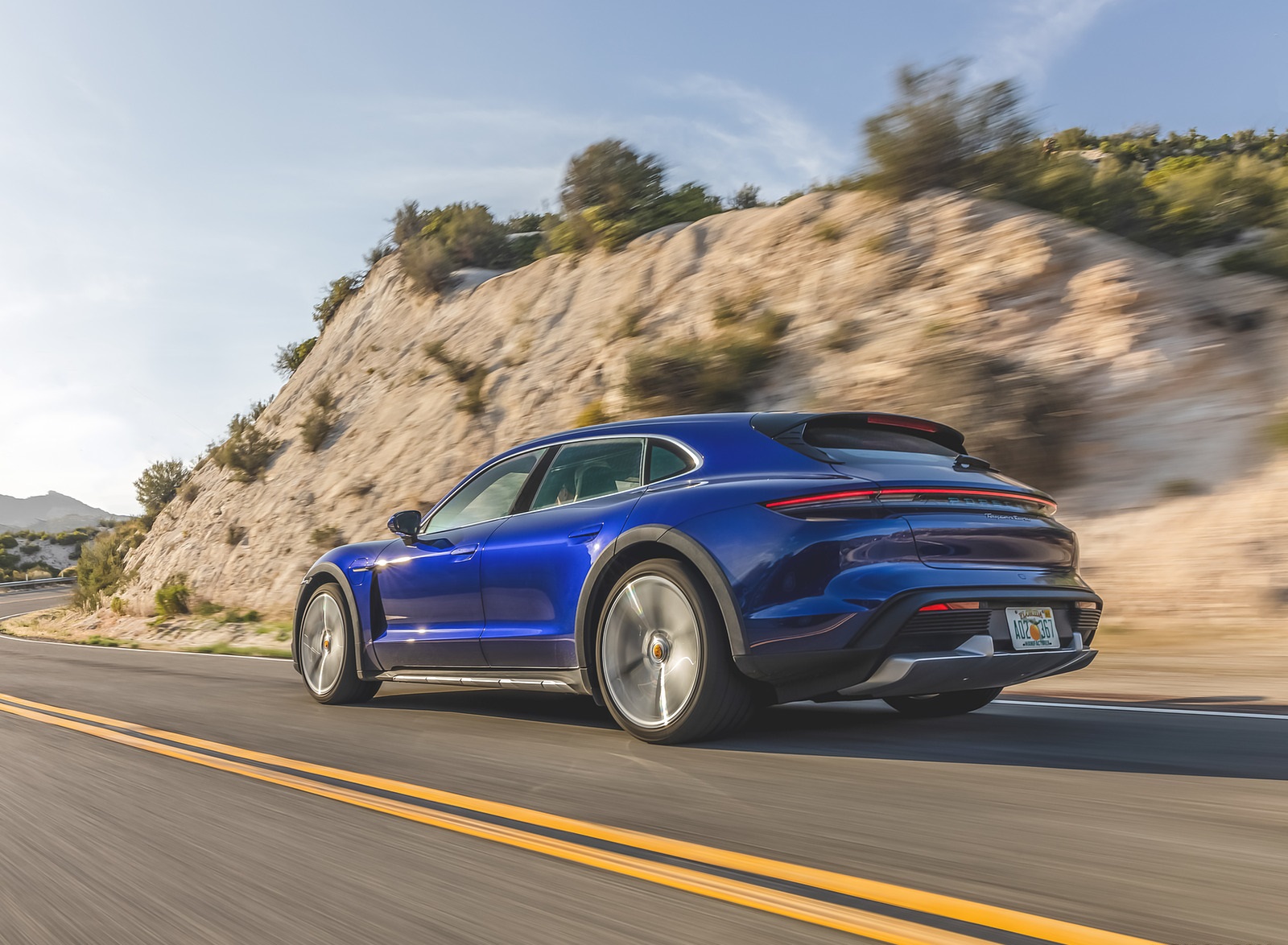 2022 Porsche Taycan Turbo Cross Turismo (Color: Gentian Blue) Rear Three-Quarter Wallpapers #11 of 107
