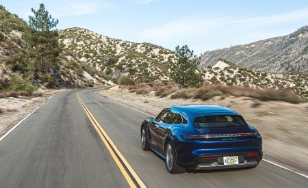 2022 Porsche Taycan Turbo Cross Turismo (Color: Gentian Blue) Rear Wallpapers 450x275 (24)