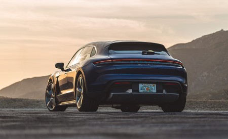 2022 Porsche Taycan Turbo Cross Turismo (Color: Gentian Blue) Rear Wallpapers 450x275 (63)