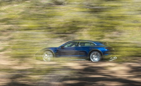 2022 Porsche Taycan Turbo Cross Turismo (Color: Gentian Blue) Side Wallpapers 450x275 (42)
