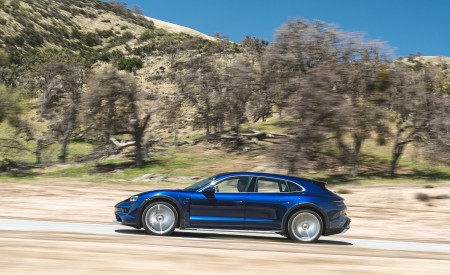 2022 Porsche Taycan Turbo Cross Turismo (Color: Gentian Blue) Side Wallpapers 450x275 (49)