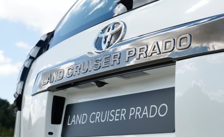 2021 Toyota Land Cruiser Prado Detail Wallpapers 450x275 (68)