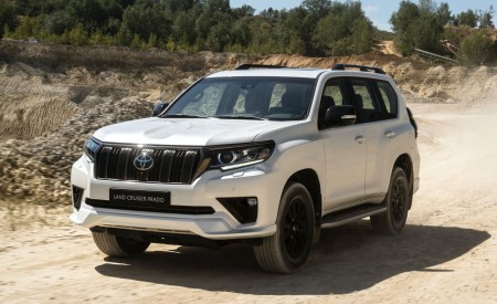 2021 Toyota Land Cruiser Prado Front Three-Quarter Wallpapers 450x275 (17)