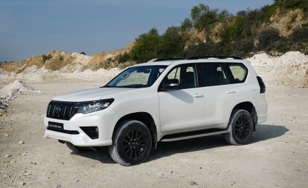 2021 Toyota Land Cruiser Prado Front Three-Quarter Wallpapers 450x275 (2)