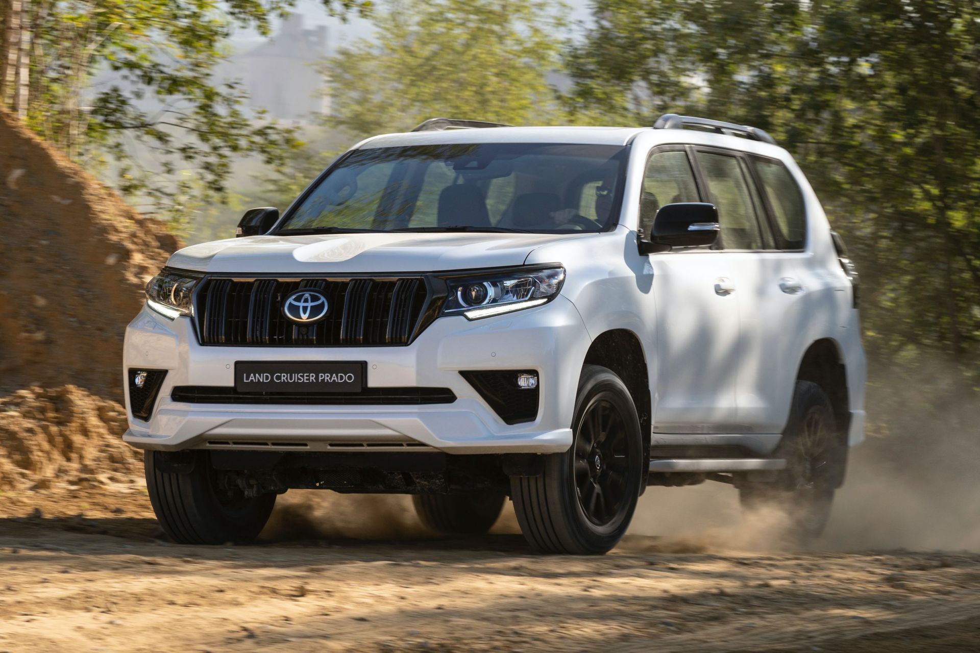 2021 Toyota Land Cruiser Prado Front Three-Quarter Wallpapers #27 of 77