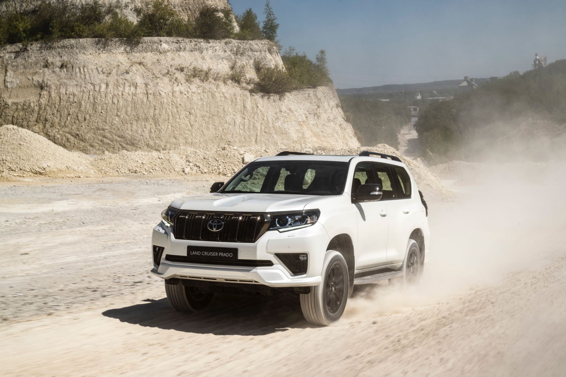 2021 Toyota Land Cruiser Prado Front Wallpapers #25 of 77