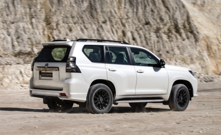 2021 Toyota Land Cruiser Prado Rear Three-Quarter Wallpapers 450x275 (41)