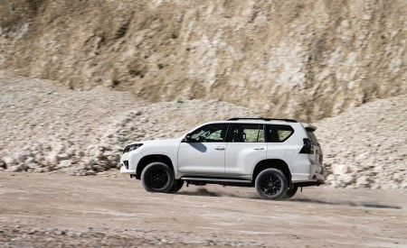 2021 Toyota Land Cruiser Prado Side Wallpapers 450x275 (43)