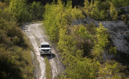 2021 Toyota Land Cruiser Prado Top Wallpapers 450x275 (34)