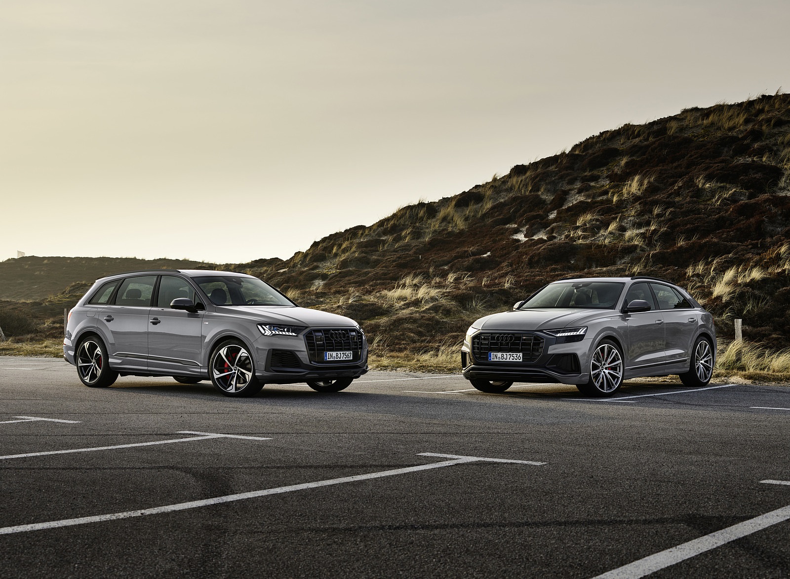 2022 Audi Q7 S Line Competition Plus (Color: Nardo Grey) and Q8 Competition Plus Wallpapers (9)