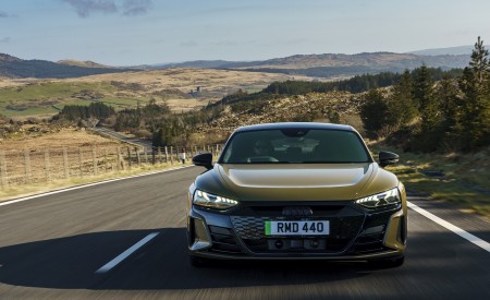 2022 Audi RS e-tron GT (UK-Spec) Front Wallpapers  450x275 (3)