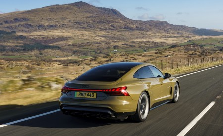 2022 Audi RS e-tron GT (UK-Spec) Rear Three-Quarter Wallpapers 450x275 (8)