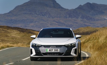 2022 Audi e-tron GT (UK-Spec) Front Wallpapers 450x275 (9)