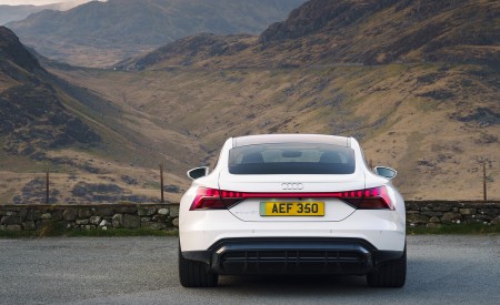 2022 Audi e-tron GT (UK-Spec) Rear Wallpapers 450x275 (16)