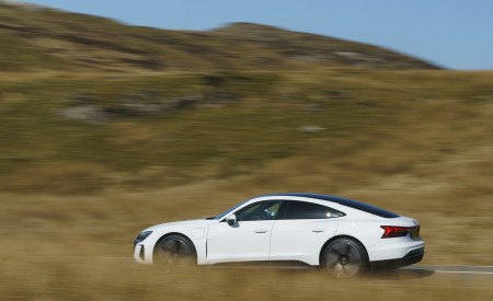 2022 Audi e-tron GT (UK-Spec) Side Wallpapers 450x275 (11)
