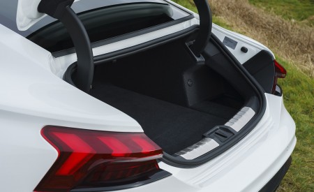 2022 Audi e-tron GT (UK-Spec) Trunk Wallpapers 450x275 (35)