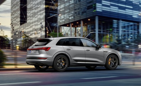 2022 Audi e-tron S Line Black Edition (Color: Chronos Grey Metallic) Rear Three-Quarter Wallpapers 450x275 (2)