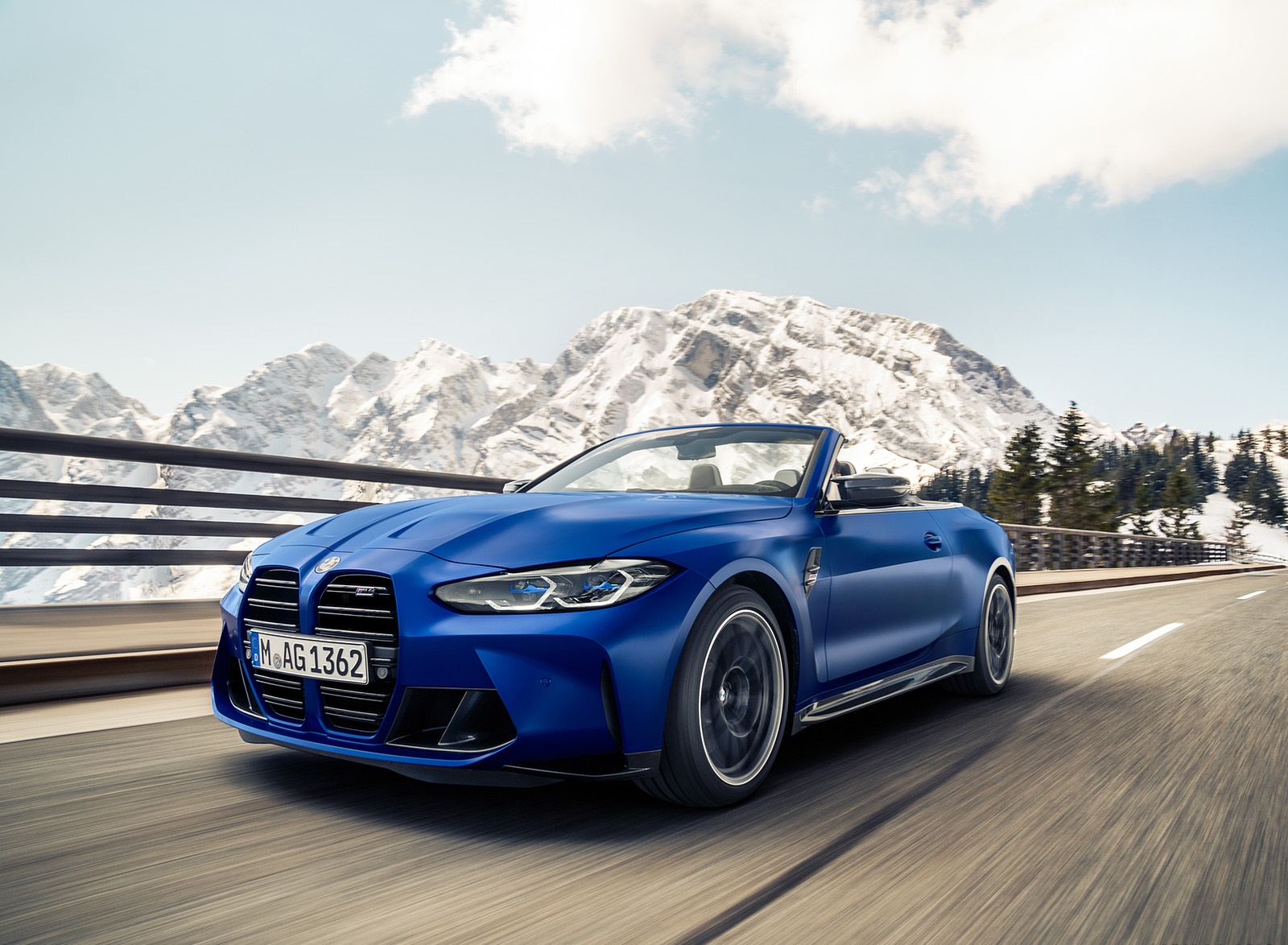 2022 BMW M4 Competition Convertible M xDrive Front Three-Quarter Wallpapers  (7)