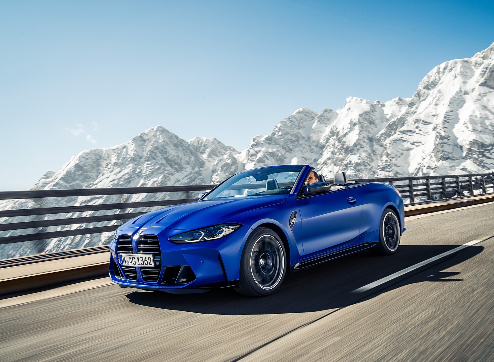 2022 BMW M4 Competition Convertible M xDrive Front Three-Quarter Wallpapers  (4)