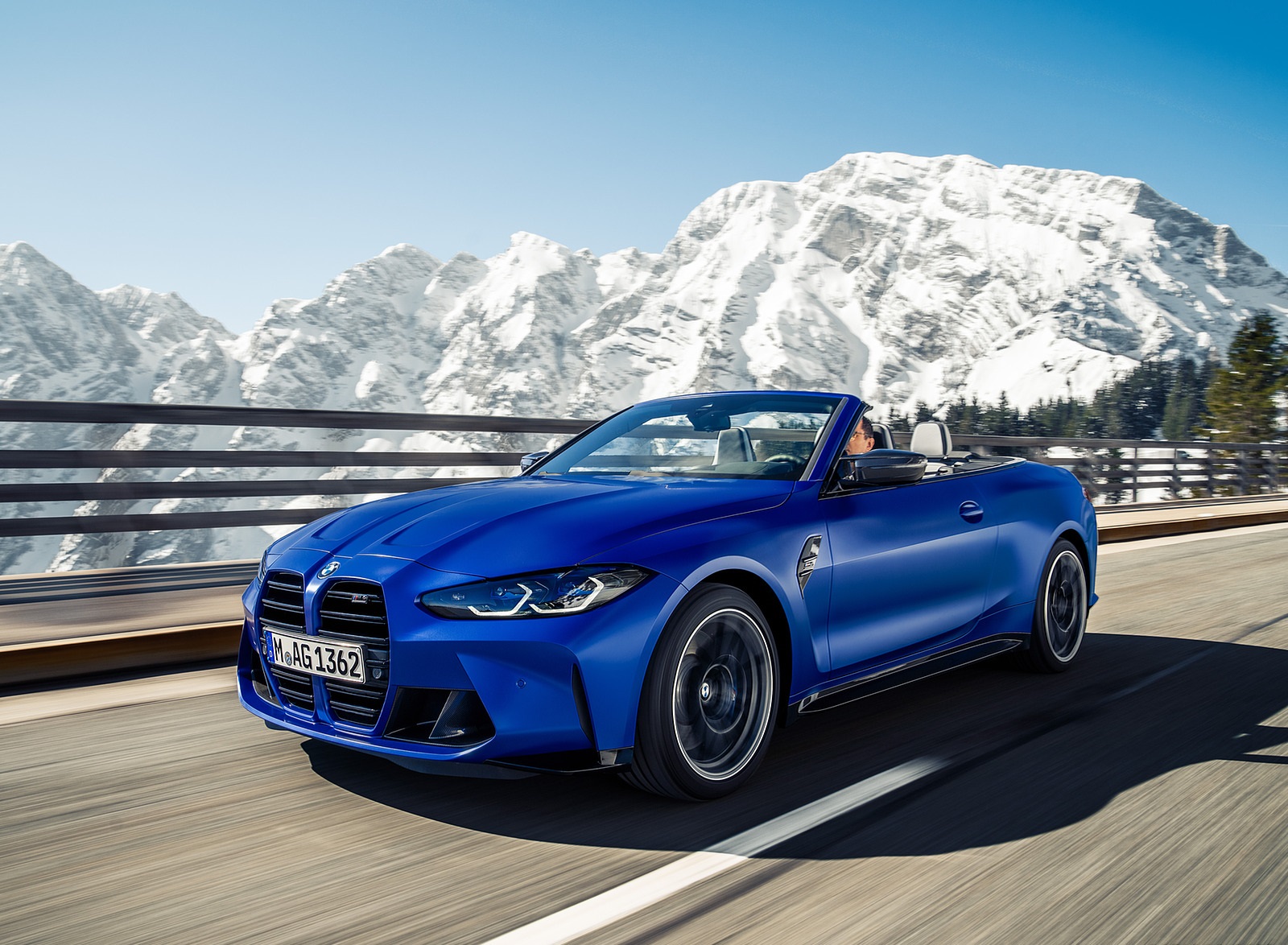 2022 BMW M4 Competition Convertible M xDrive Front Three-Quarter Wallpapers (1)