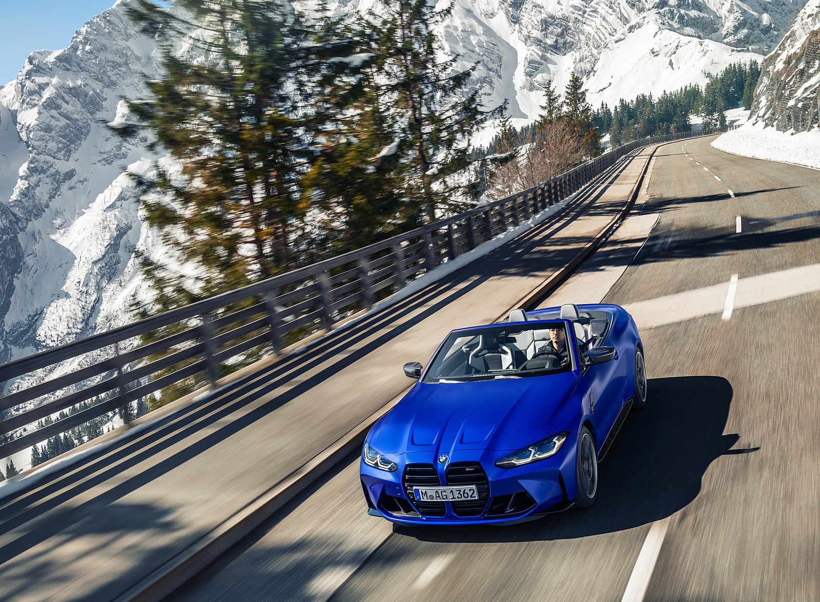 2022 BMW M4 Convertible Competition M xDrive Front Wallpapers  (15)