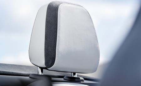 2022 BMW M4 Convertible Competition M xDrive Interior Detail Wallpapers 450x275 (89)