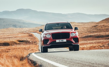2022 Bentley Bentayga S Front Wallpapers 450x275 (39)