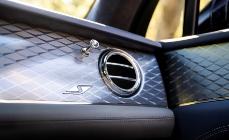 2022 Bentley Bentayga S Interior Detail Wallpapers 450x275 (32)