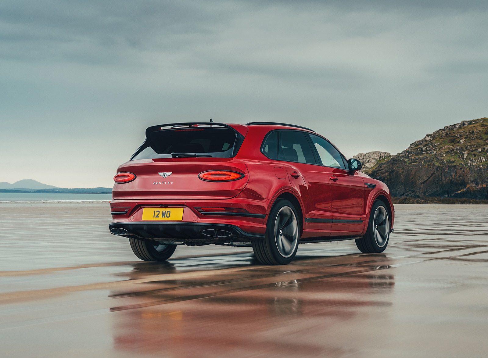 2022 Bentley Bentayga S Rear Three-Quarter Wallpapers (8)