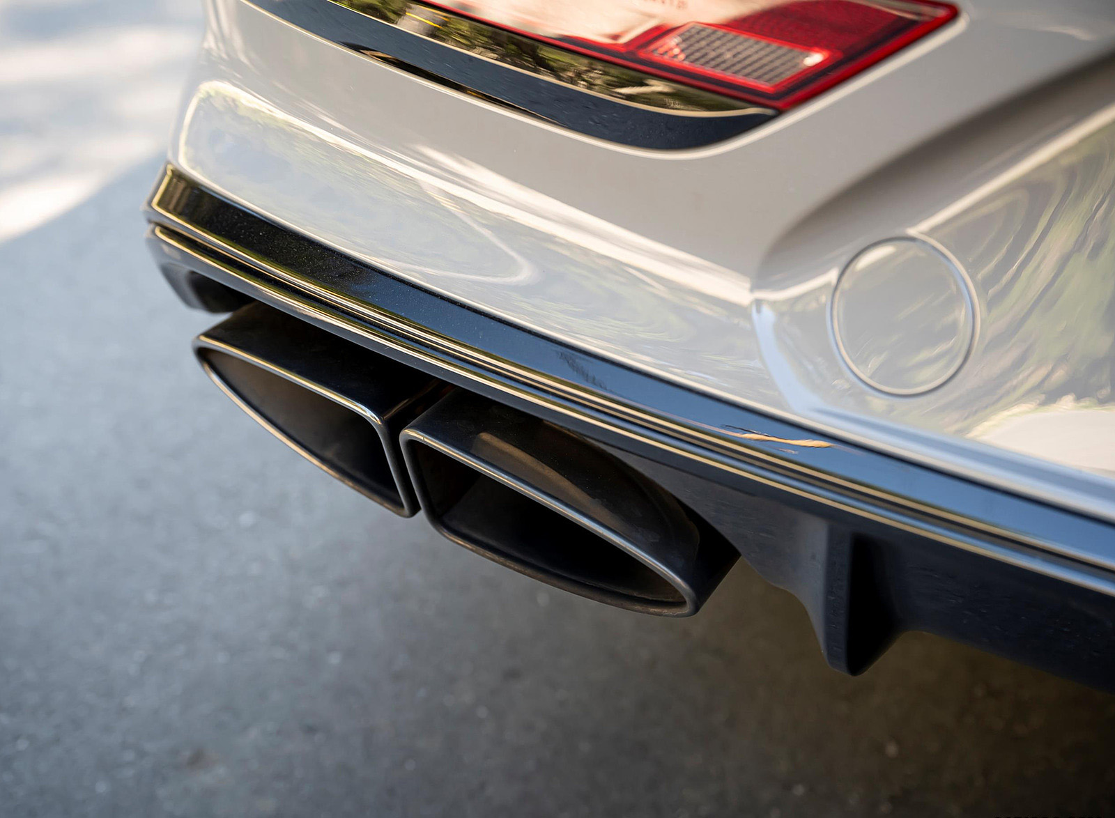 2022 Bentley Bentayga S Tailpipe Wallpapers (15)