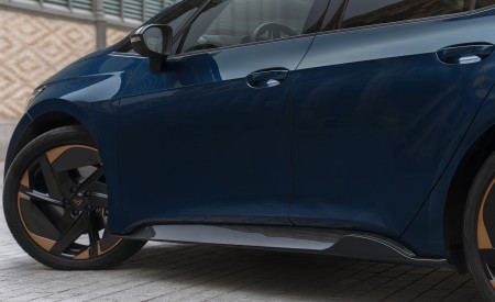 2022 CUPRA Born (Color: Aurora Blue) Detail Wallpapers 450x275 (26)