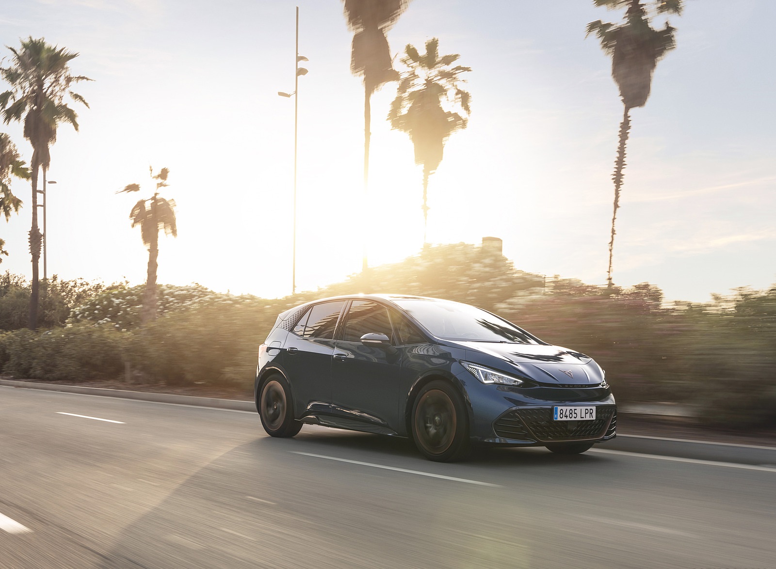 2022 CUPRA Born (Color: Aurora Blue) Front Three-Quarter Wallpapers (3)