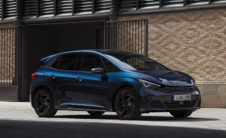 2022 CUPRA Born (Color: Aurora Blue) Front Three-Quarter Wallpapers 450x275 (16)