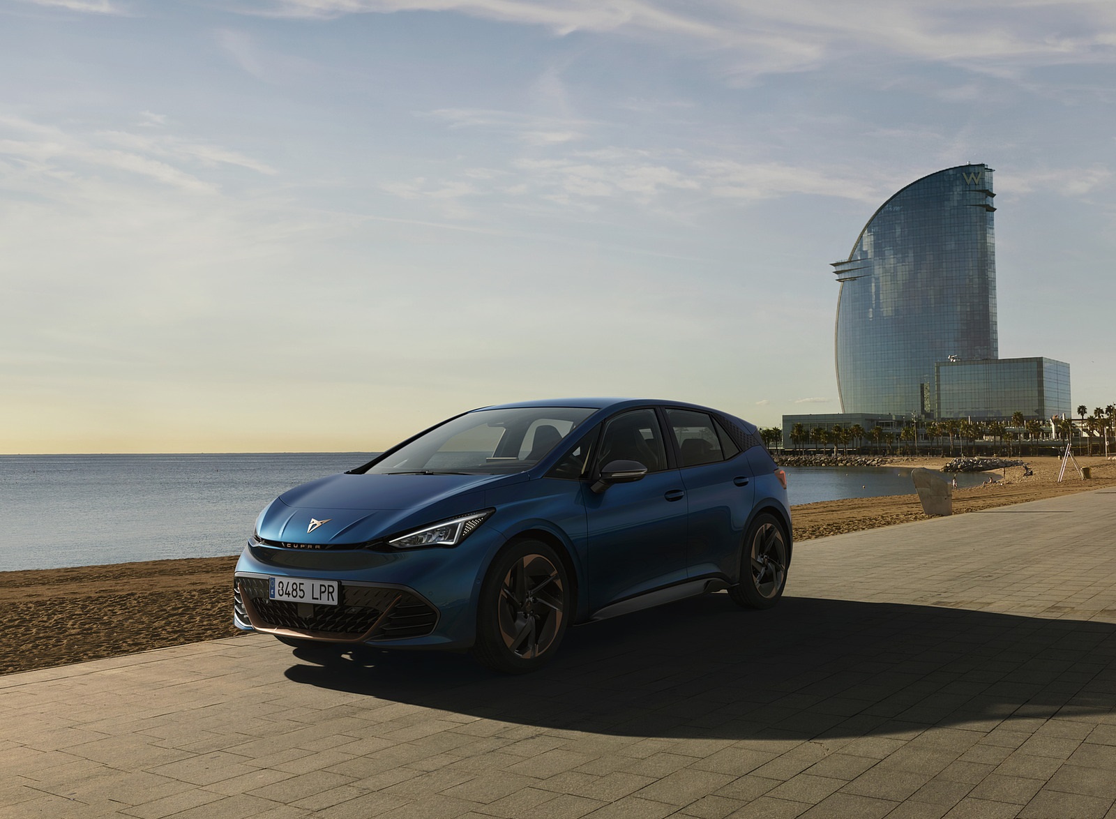 2022 CUPRA Born (Color: Aurora Blue) Front Three-Quarter Wallpapers (7)