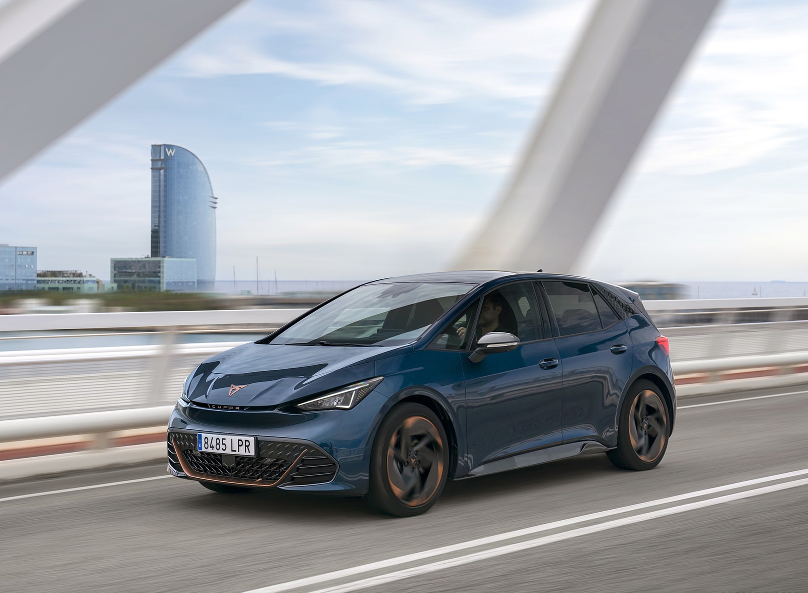 2022 CUPRA Born (Color: Aurora Blue) Front Three-Quarter Wallpapers (5)