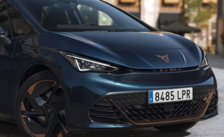 2022 CUPRA Born (Color: Aurora Blue) Front Wallpapers 450x275 (23)