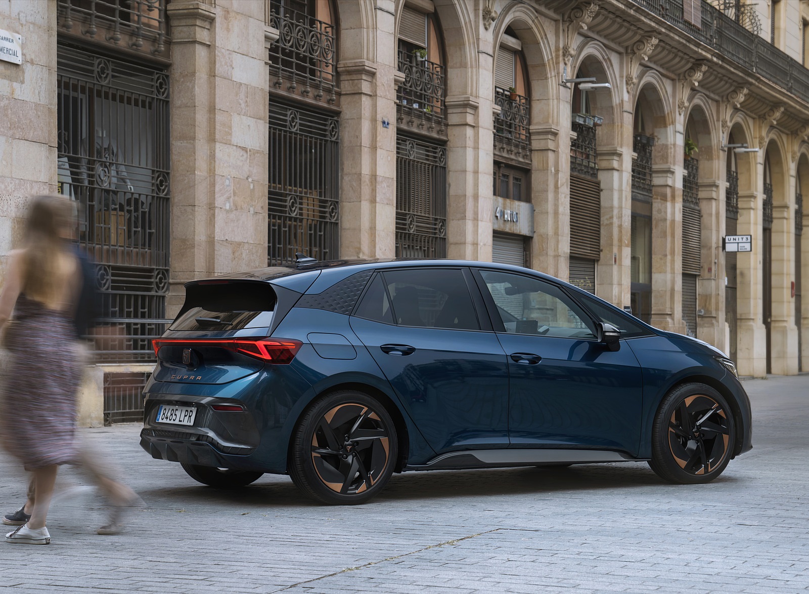 2022 CUPRA Born (Color: Aurora Blue) Rear Three-Quarter Wallpapers (13)