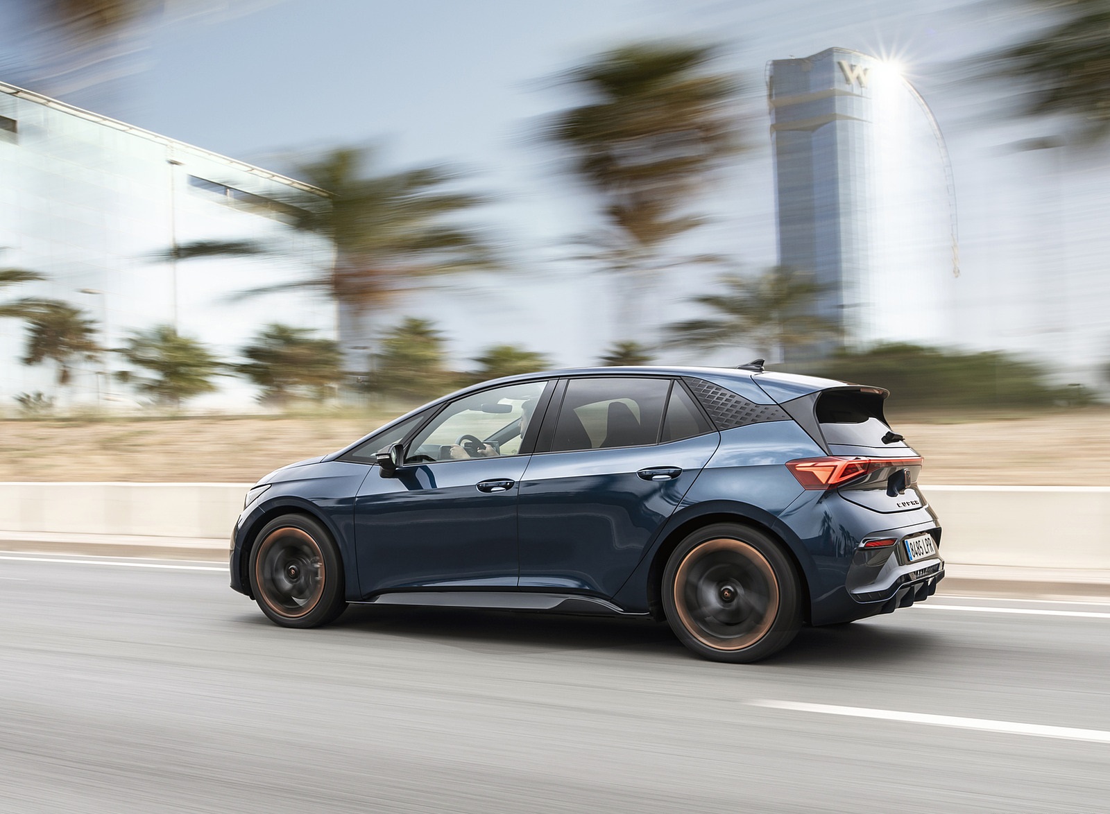 2022 CUPRA Born (Color: Aurora Blue) Rear Three-Quarter Wallpapers (6)