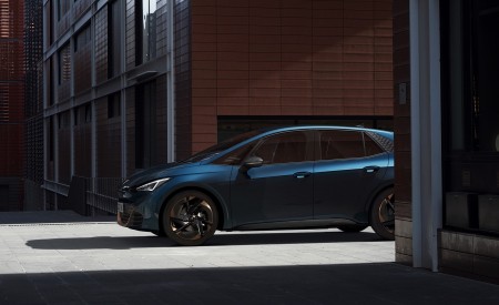 2022 CUPRA Born (Color: Aurora Blue) Side Wallpapers 450x275 (21)