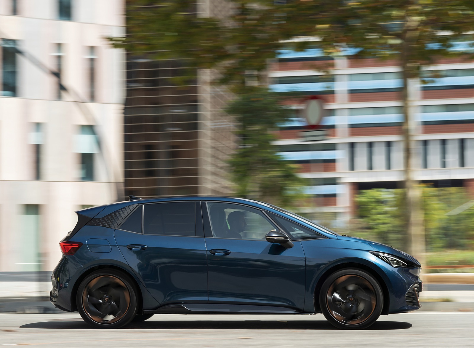 2022 CUPRA Born (Color: Aurora Blue) Side Wallpapers (12)