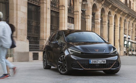 2022 CUPRA Born (Color: Quasar Grey) Front Wallpapers 450x275 (58)