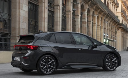 2022 CUPRA Born (Color: Quasar Grey) Rear Three-Quarter Wallpapers 450x275 (59)